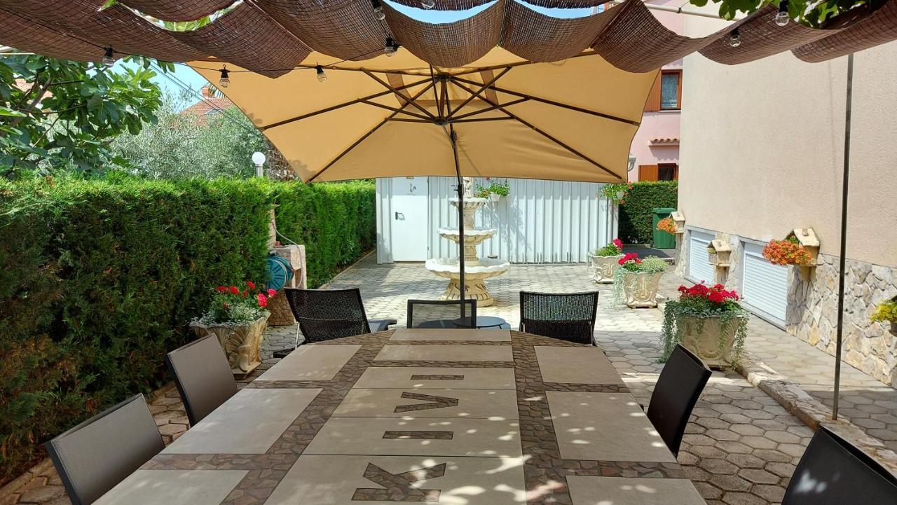 Apartments Kivi Novigrad  Екстер'єр фото