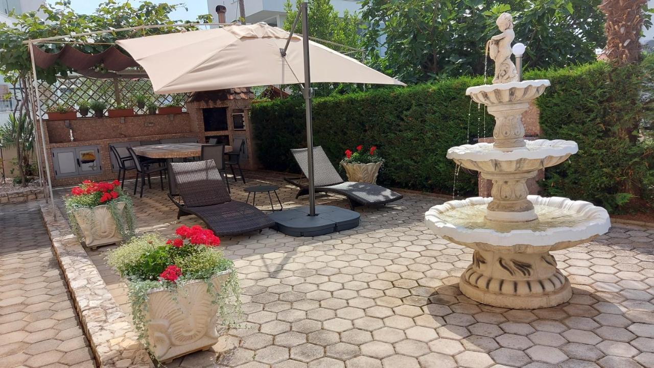 Apartments Kivi Novigrad  Екстер'єр фото