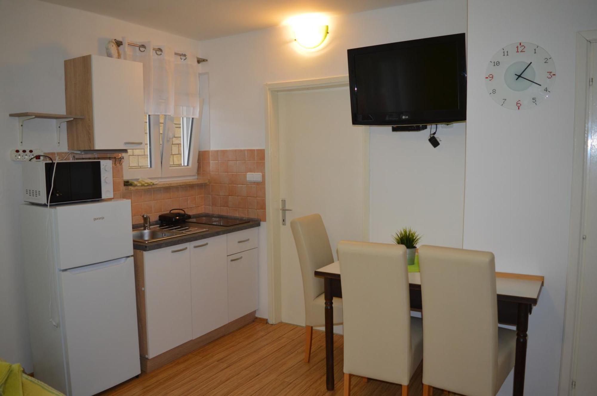 Apartments Kivi Novigrad  Екстер'єр фото