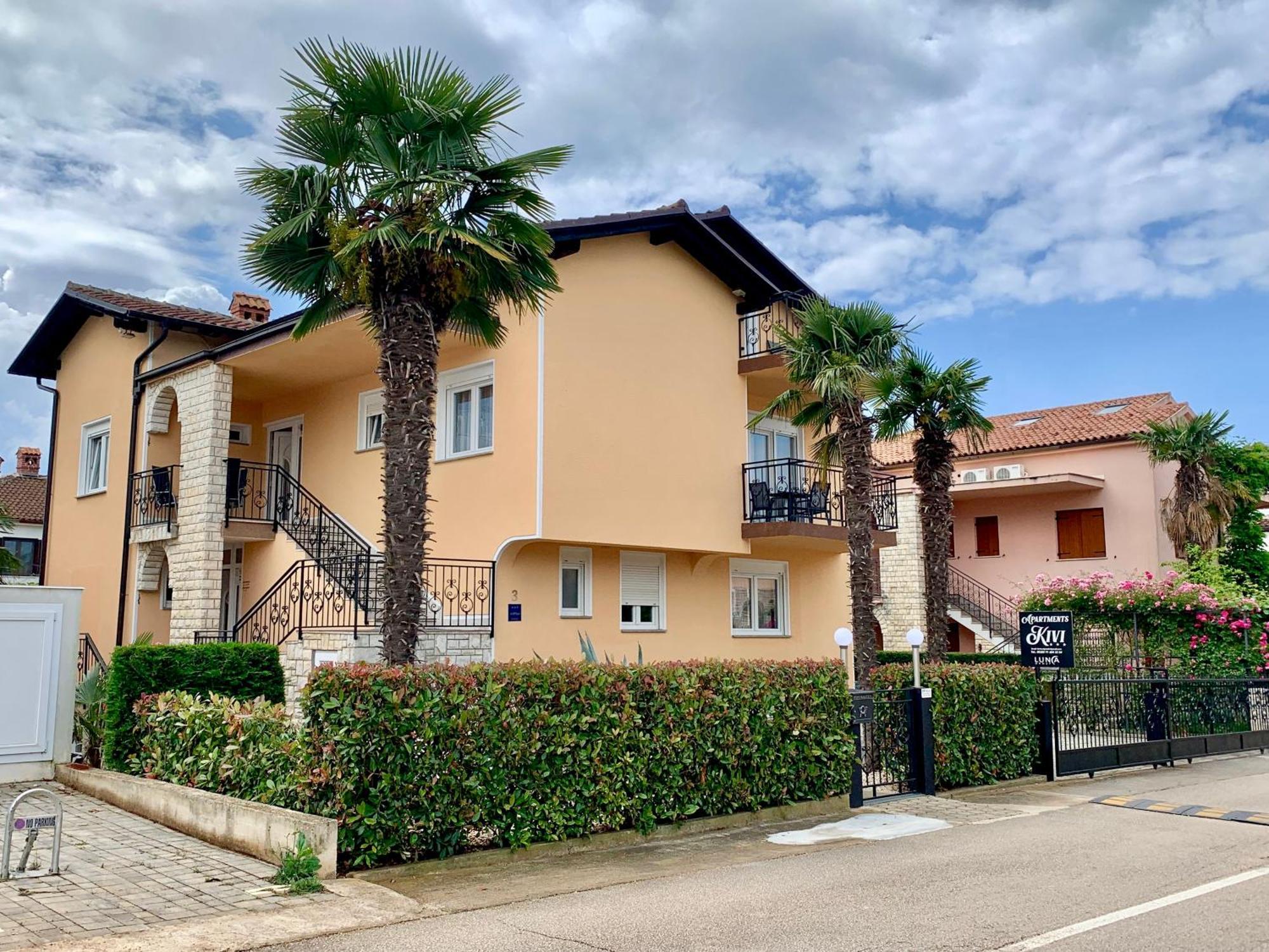 Apartments Kivi Novigrad  Екстер'єр фото