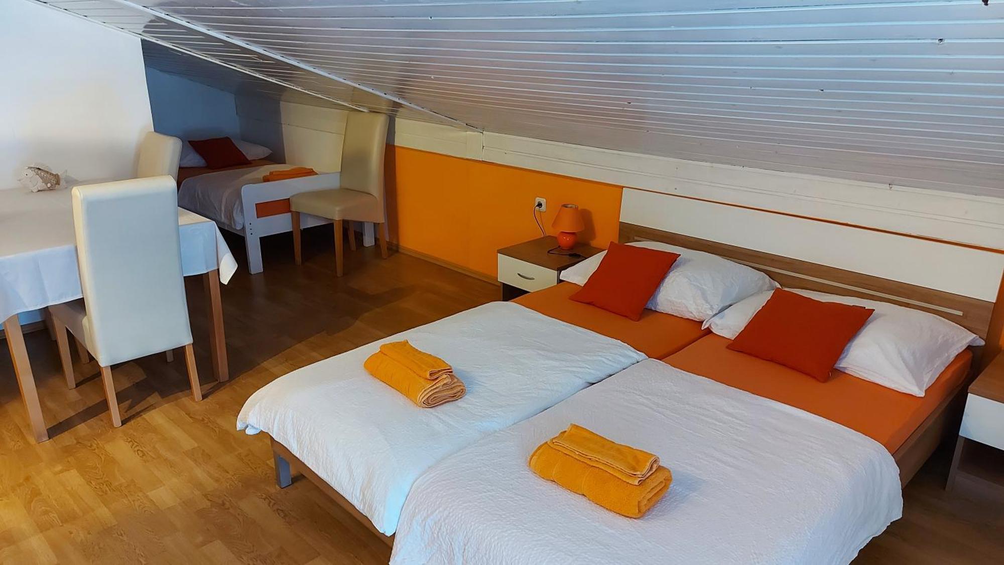 Apartments Kivi Novigrad  Екстер'єр фото