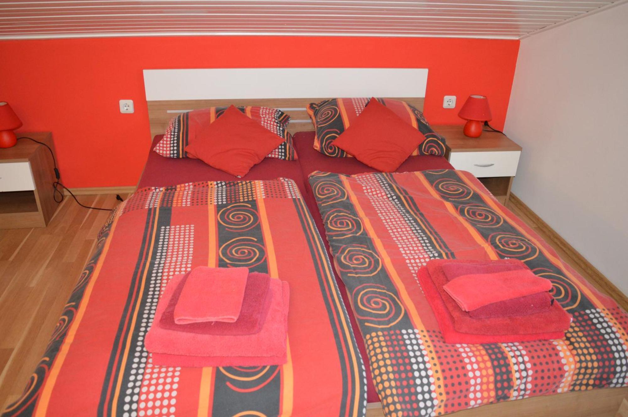 Apartments Kivi Novigrad  Екстер'єр фото