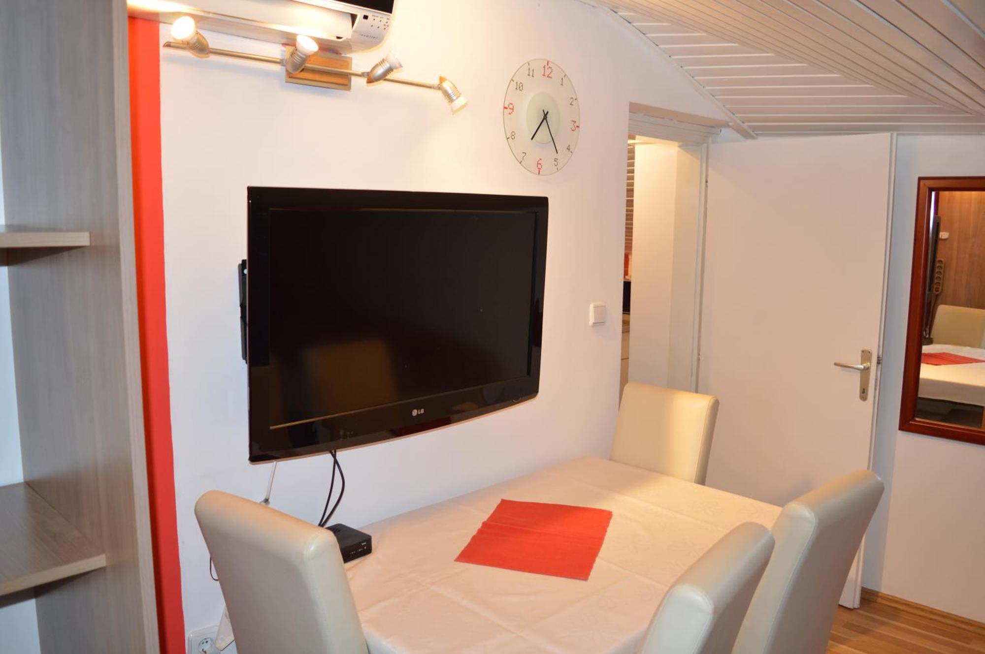 Apartments Kivi Novigrad  Екстер'єр фото