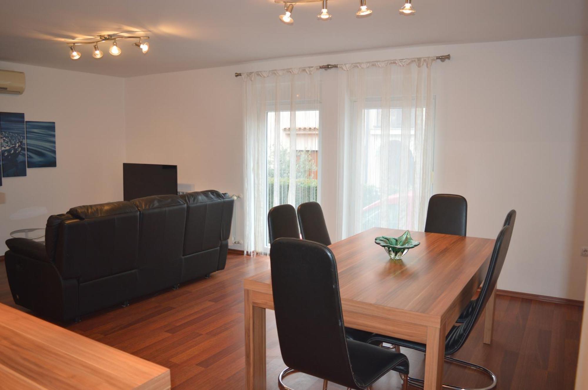 Apartments Kivi Novigrad  Екстер'єр фото