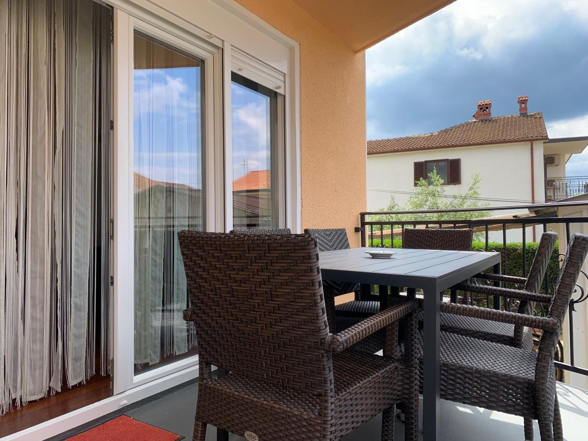 Apartments Kivi Novigrad  Екстер'єр фото